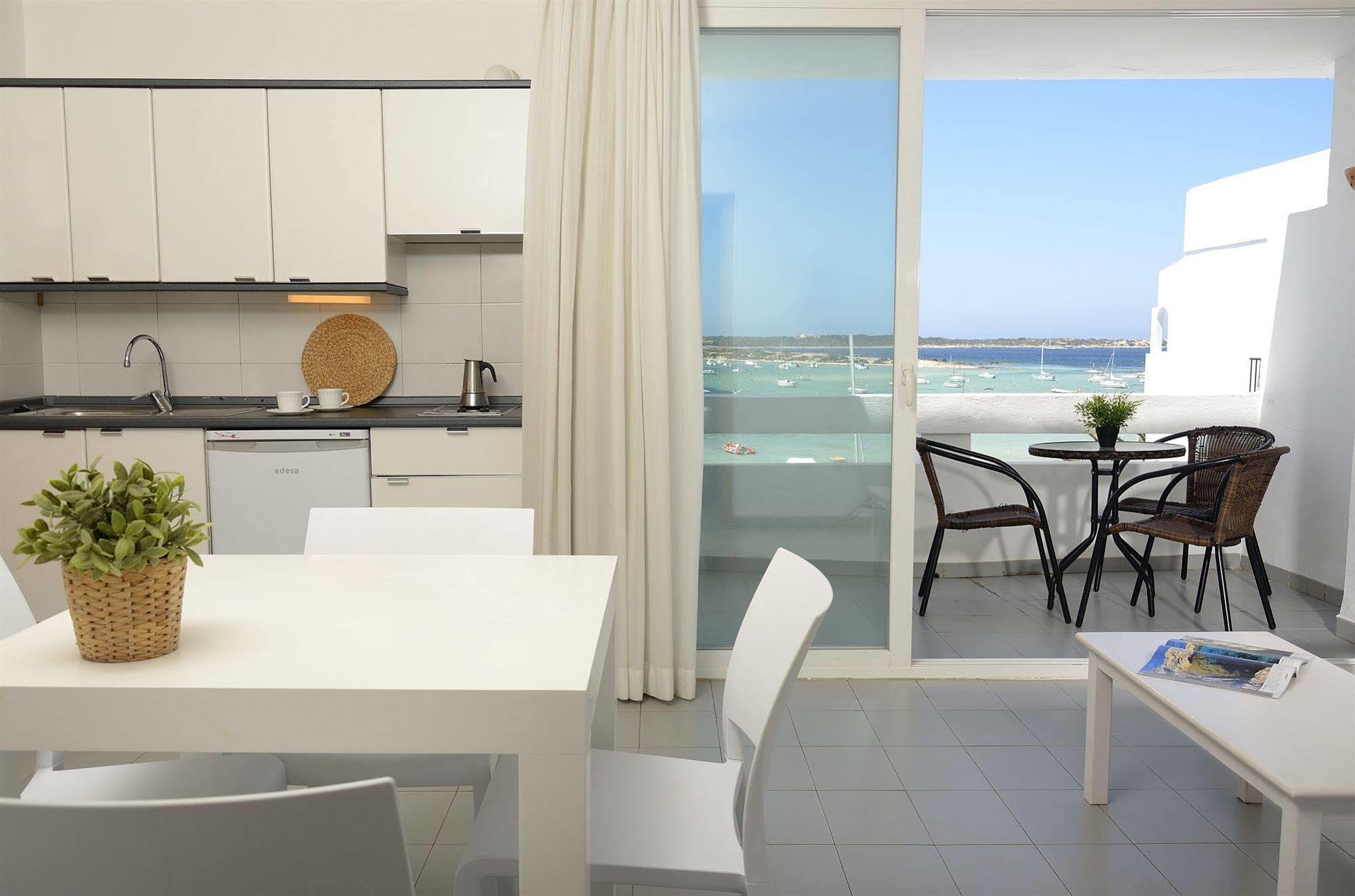 Apartamentos Sabina Playa La Savina  Εξωτερικό φωτογραφία